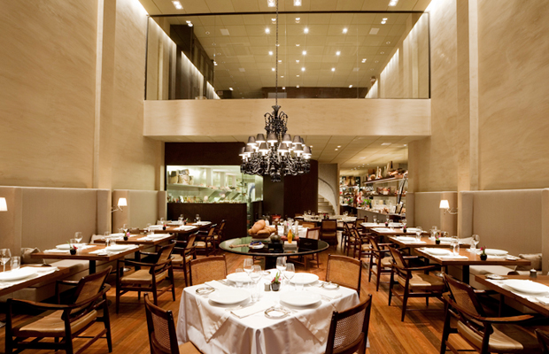 Interior do restaurante D.O.M, de Alex Atala, em São Paulo capital. Por: www.theworlds50best.com