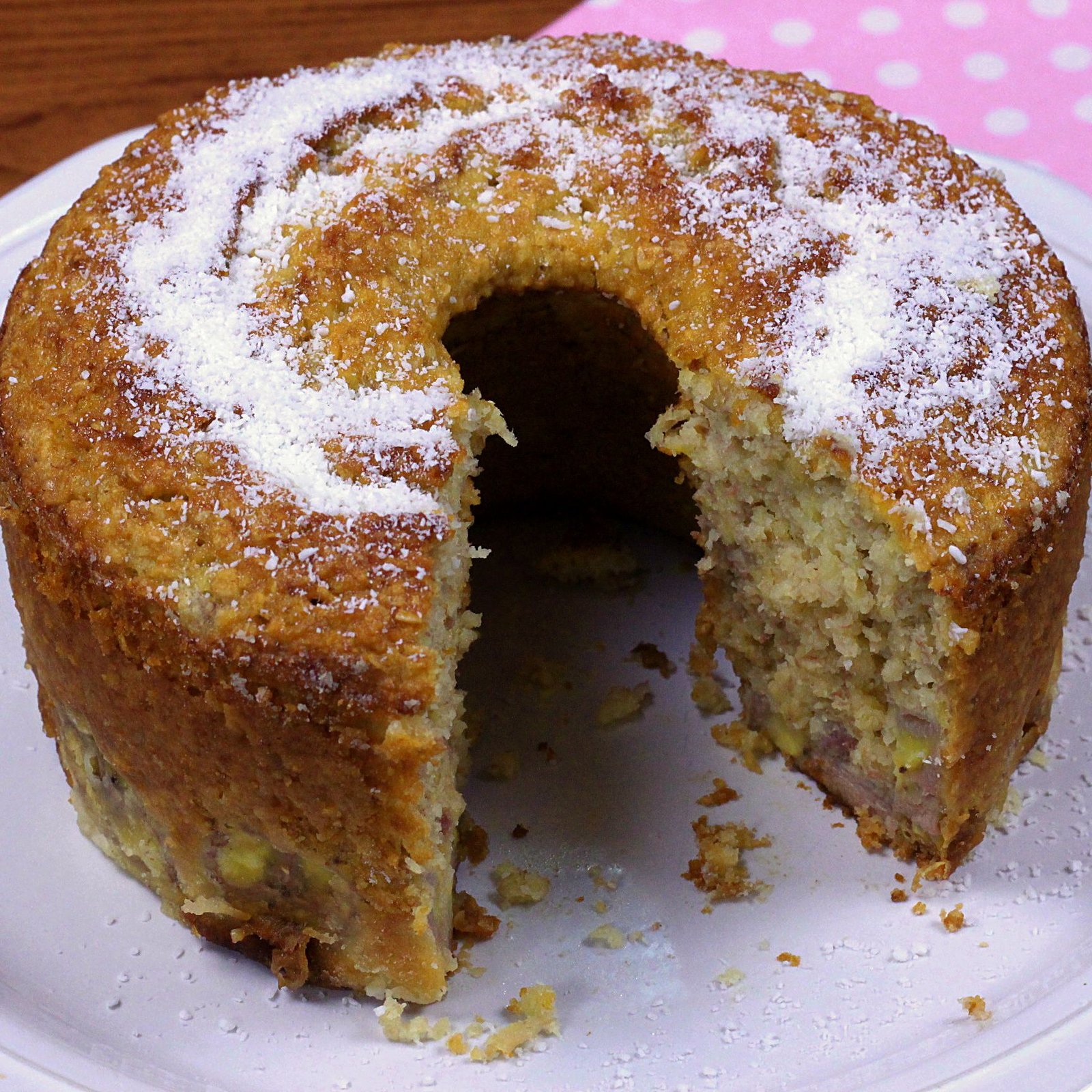 Bolo de Banana *Sem Lactose / Grande 16 a 18 fatias: Fábrica de Bolos Grajaú  - Cachambi